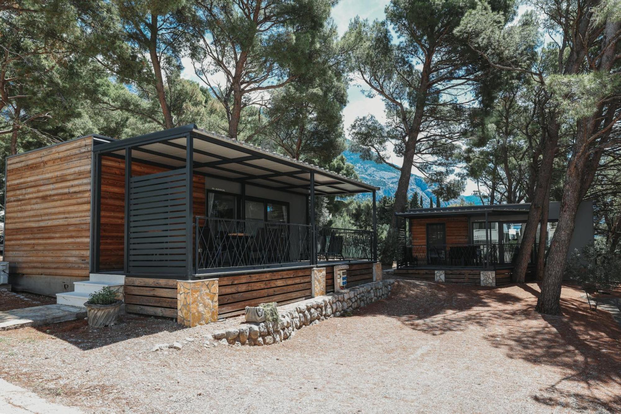 Apartments And Mobile Homes Makarska Exterior foto