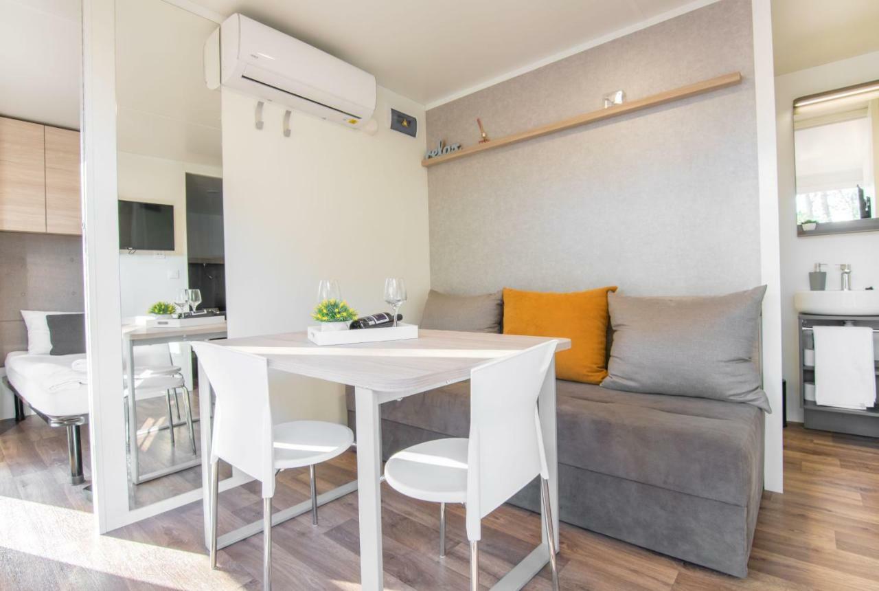 Apartments And Mobile Homes Makarska Exterior foto